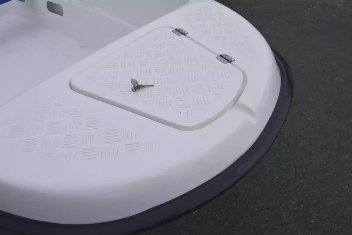 Стеклопластиковая лодка Пингвин New (тримаран) в Вологде