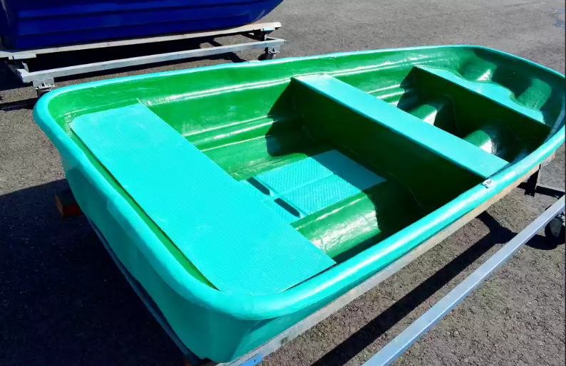 Стеклопластиковая лодка Старт (тримаран) в Вологде