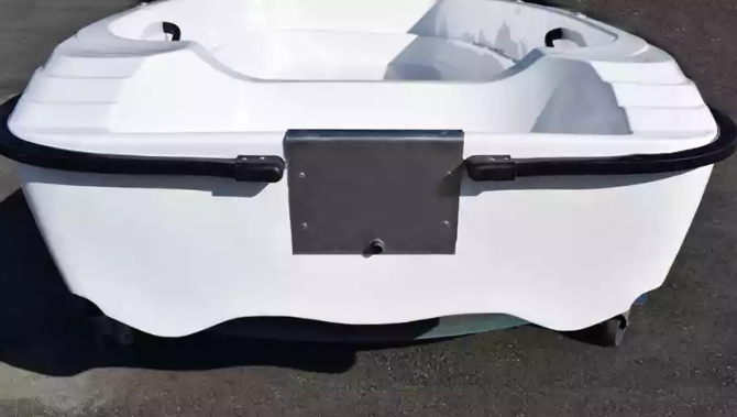 Стеклопластиковая лодка Пингвин (тримаран) в Вологде