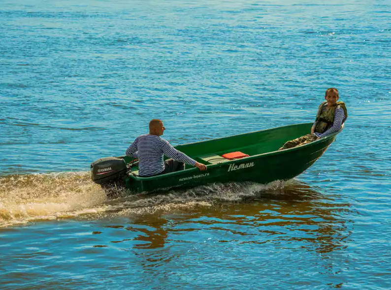 Стеклопластиковая лодка Neman-340 (тримаран) в Вологде