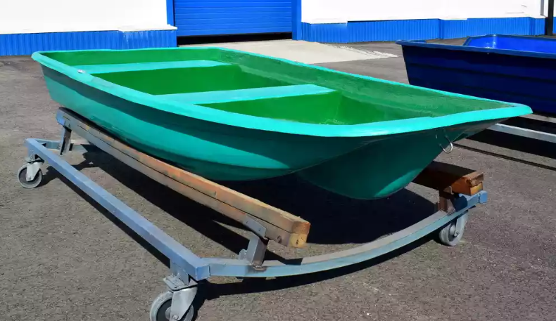 Стеклопластиковая лодка Старт (тримаран) в Вологде