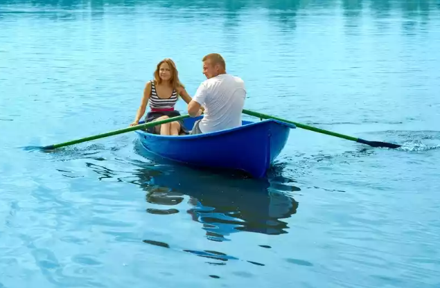 Стеклопластиковая лодка Дельфин в Вологде