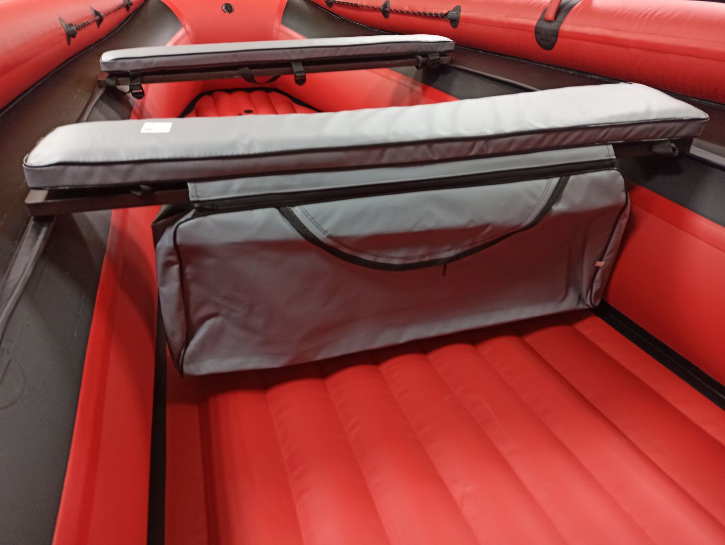 КОМПЛЕКТ МЯГКИХ НАКЛАДОК С СУМКОЙ ДЛЯ ЛОДОК 90Х20 СЕРЫЙ в Вологде