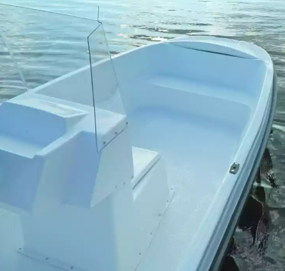 Стеклопластиковая лодка Пингвин с консолью (тримаран) в Вологде