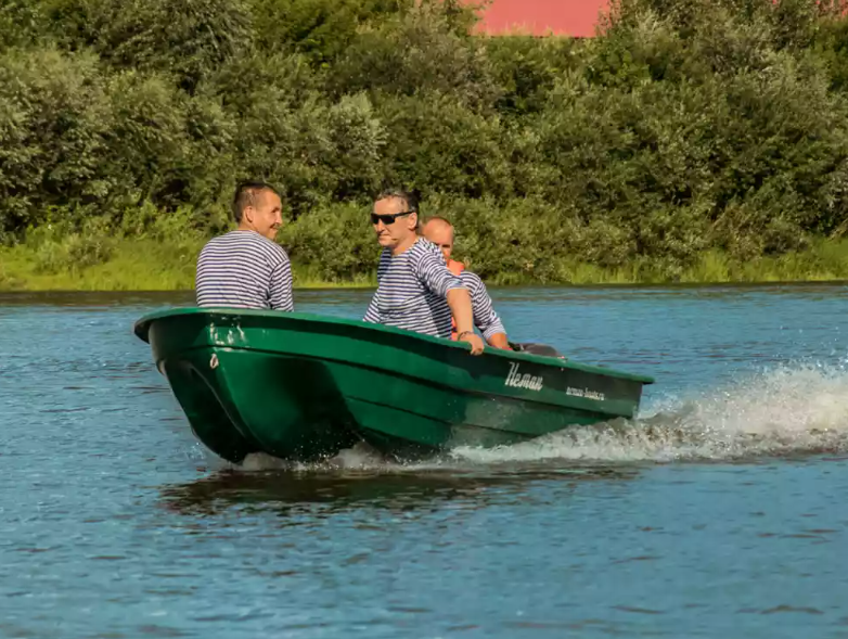 Стеклопластиковая лодка Neman-340 (тримаран) в Вологде