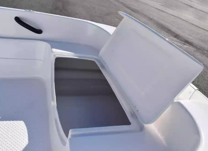 Стеклопластиковая лодка Пингвин (тримаран) в Вологде