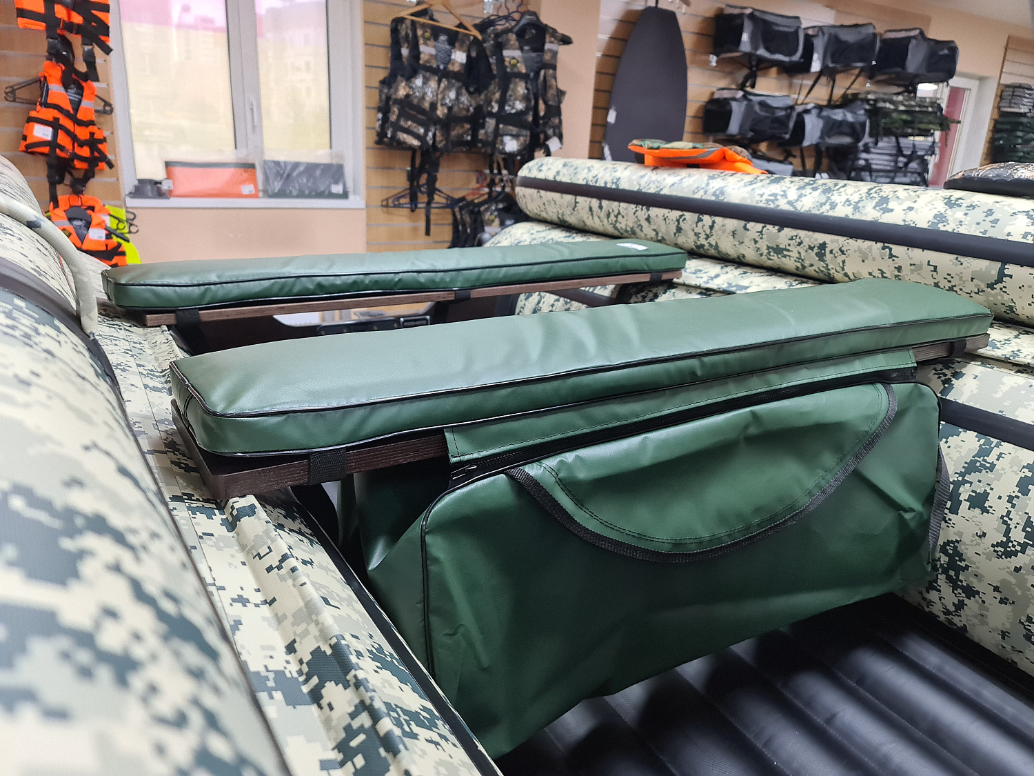 КОМПЛЕКТ МЯГКИХ НАКЛАДОК С СУМКОЙ ДЛЯ ЛОДОК 110Х20 ЗЕЛЕНЫЙ в Вологде